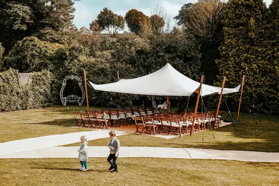 Choisir un domaine mariage : capacité, cuisine et parking